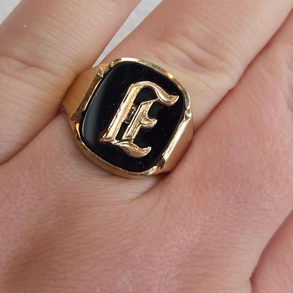 Vintage 14k Gold and Black Initial "E" Ring Size 59